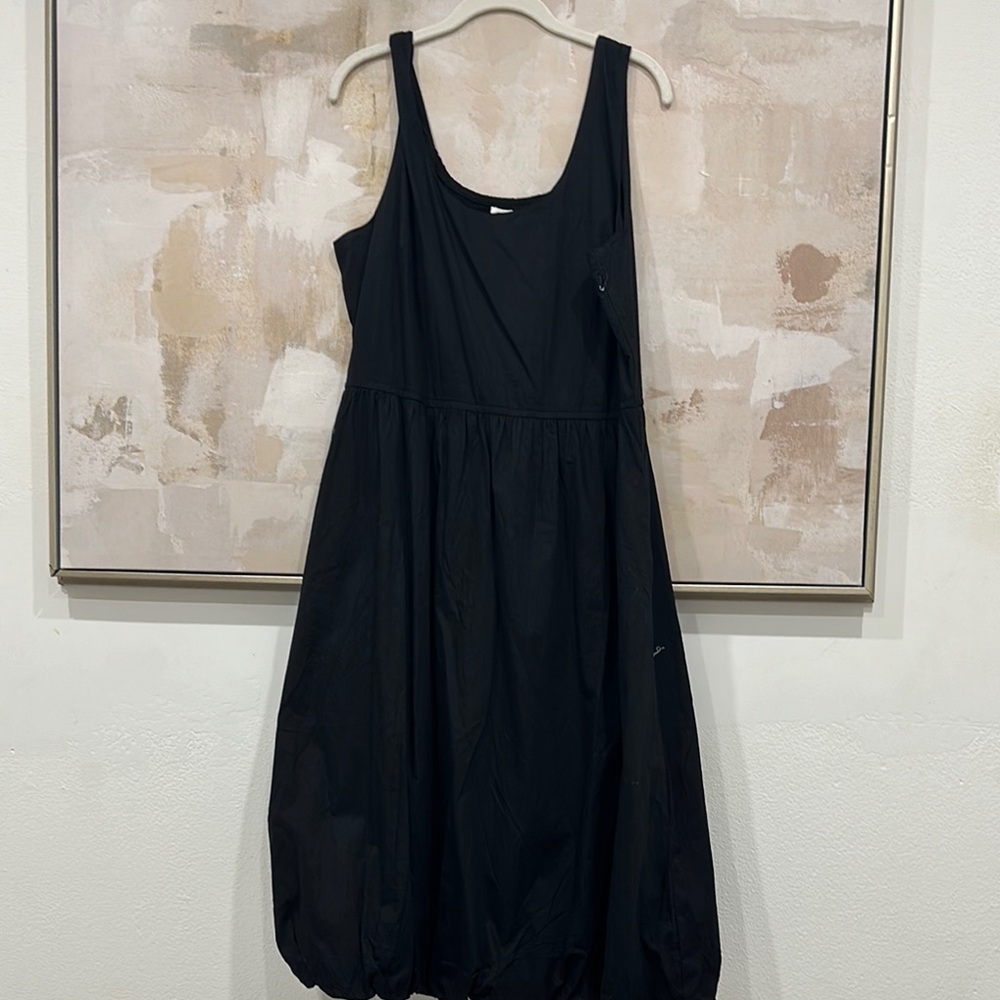 Elegant Black Sleeveless Dress